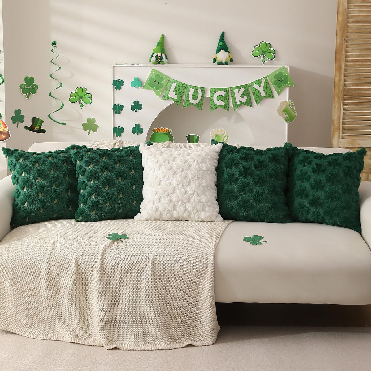 St Patricks Day Pillow Covers 18x18 inch Set of 2 St Patricks Day Decorations Green Shamrock Soft Plush Faux Fur Jacquard Throw Pillows for Bedroom Sofa Holiday Festivals Home Decor PTK021A18
