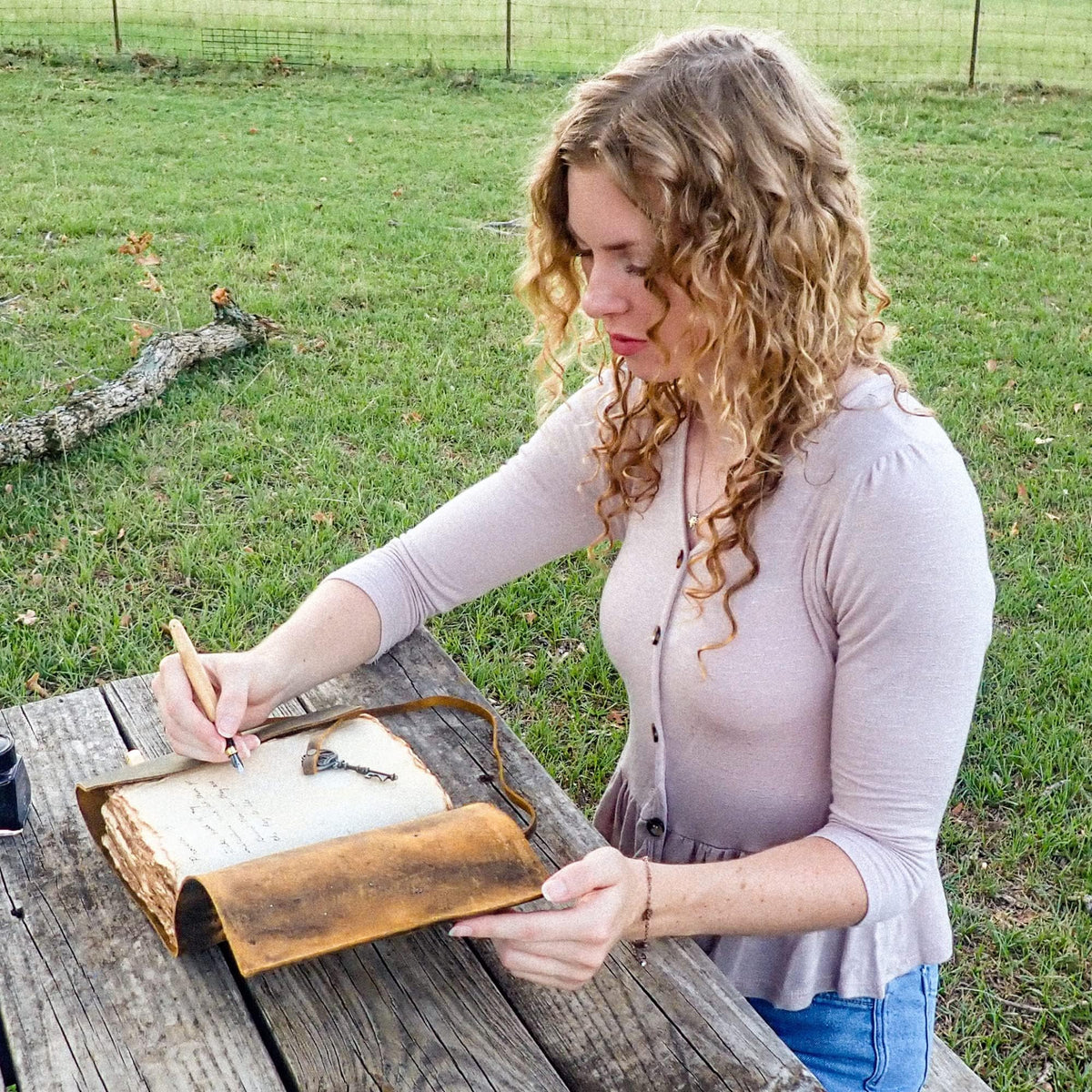LEATHER VILLAGE Vintage Leather Journal – 200 Handmade Vintage Deckle Edge Paper – Leather bound Journal For Women Men – Vintage Key Closure - Book of Shadows - Chocolate Brown - 6X4 inches (A6)